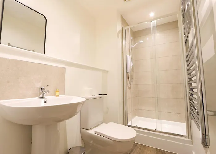 Four Bedroom Flat In The Centre شقة *