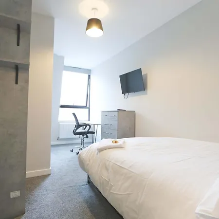 Four Bedroom Flat In The Centre Bristol