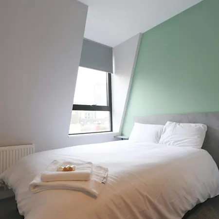 Four Bedroom Flat In The Centre Bristol