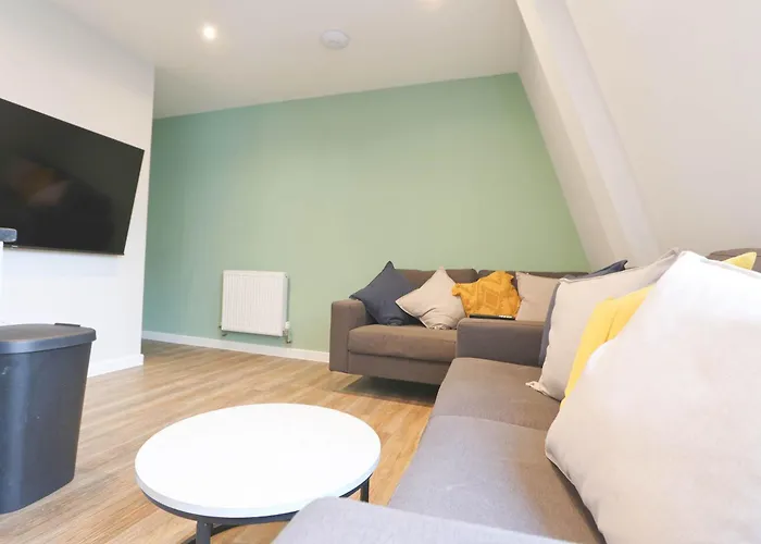 Four Bedroom Flat In The Centre Apartament