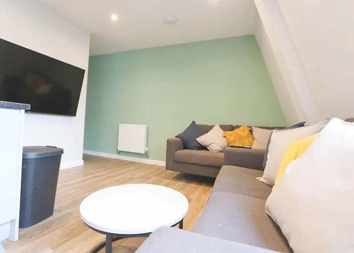 Four Bedroom Flat In The Centre Apartament