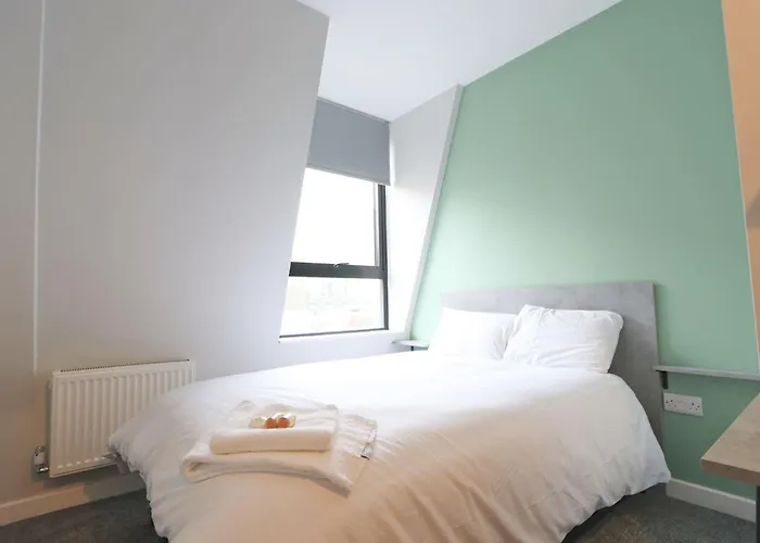 Four Bedroom Flat In The Centre