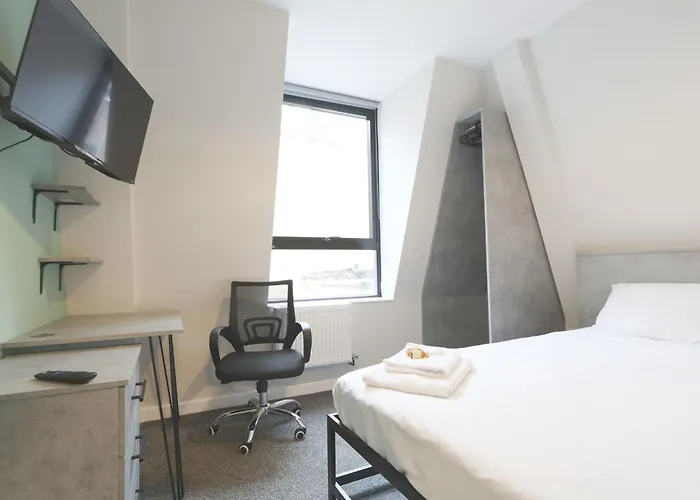 Four Bedroom Flat In The Centre * בריסטול