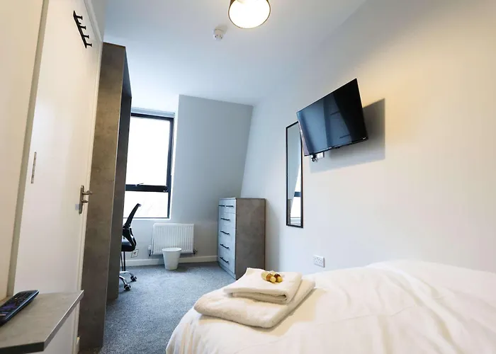 Four Bedroom Flat In The Centre * בריסטול